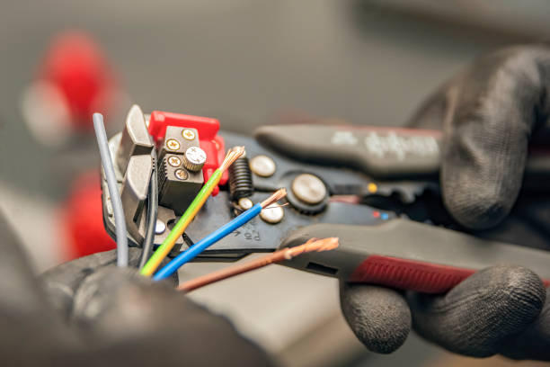 Best Affordable Emergency Electrician  in Rosemont, CA